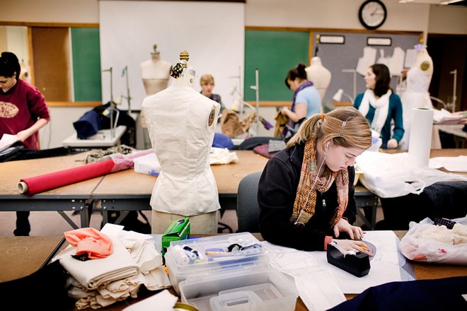 Apparel Merchandising Course and Sampling